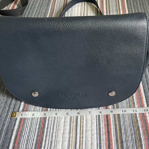 Longchamp Le Foulonne Saddle Bag. Beautiful,classic with plenty of pockets. - Picture 2 of 16